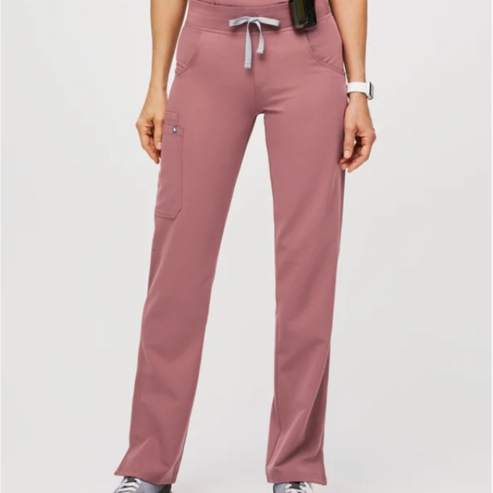 Figs mauve Kade cargo scrub pants